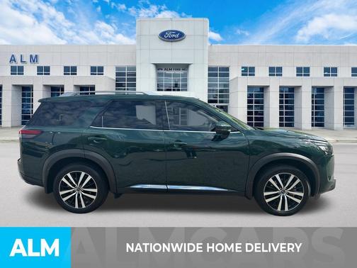 Obsidian Green Pearl 2025 Nissan Pathfinder Platinum FWD