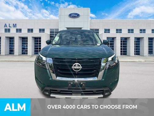 Obsidian Green Pearl 2025 Nissan Pathfinder Platinum FWD