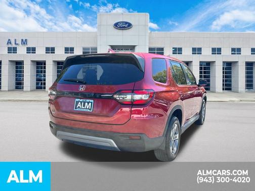 2023 Honda Pilot AWD EX-L 8 Passenger