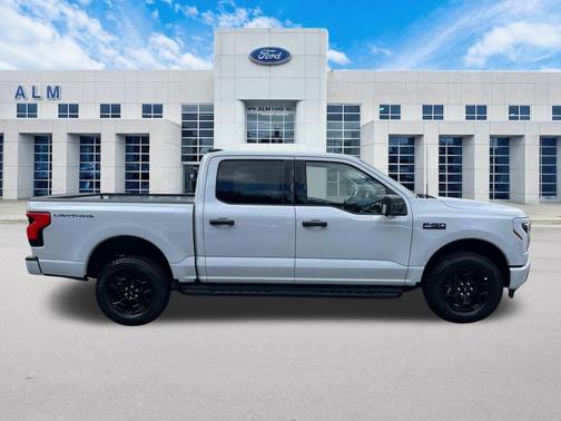 2025 Ford F-150 Lightning XLT