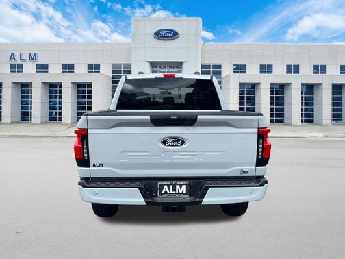 2025 Ford F-150 Lightning XLT