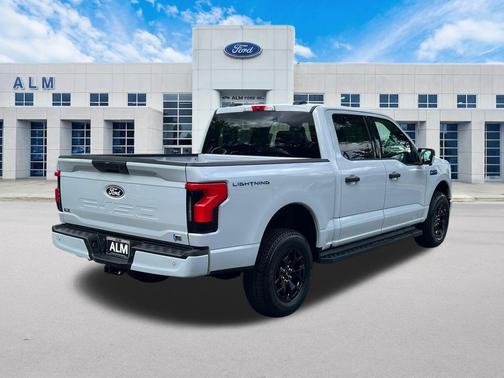 2025 Ford F-150 Lightning XLT