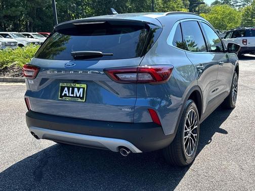 2025 Ford Escape PHEV SE