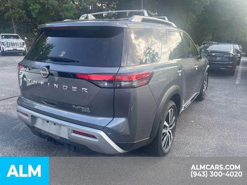 2023 Nissan Pathfinder Platinum 4WD