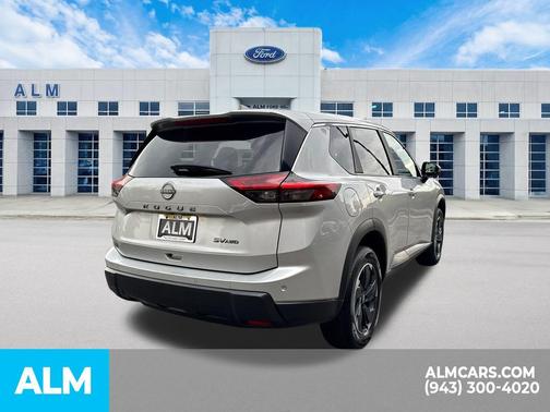 2024 Nissan Rogue SV