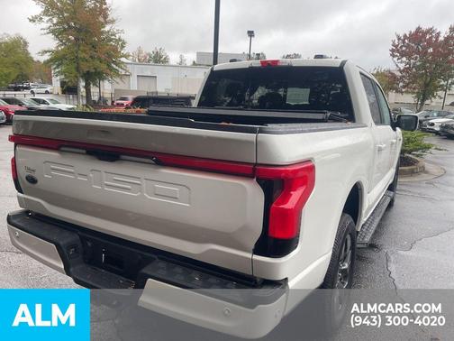 2022 Ford F-150 Lightning LARIAT