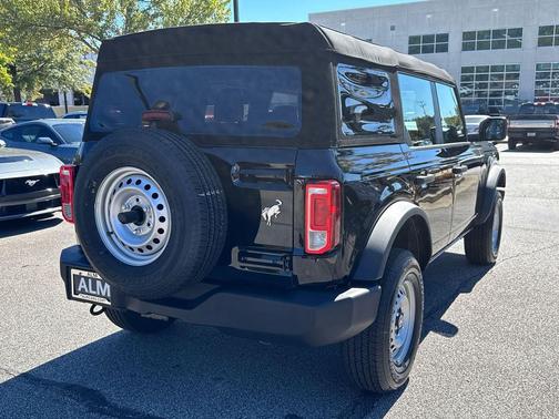 2025 Ford Bronco Base