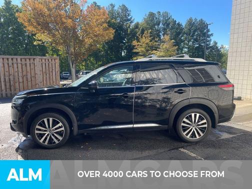 2023 Nissan Pathfinder Platinum FWD