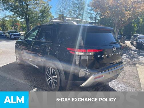 2023 Nissan Pathfinder Platinum FWD