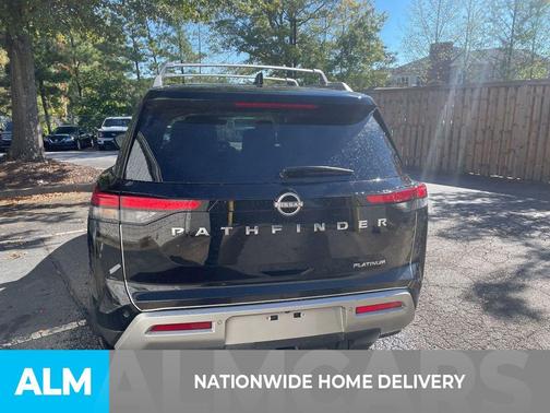 2023 Nissan Pathfinder Platinum FWD