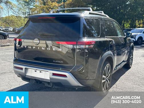 2023 Nissan Pathfinder Platinum FWD
