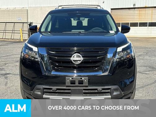 2023 Nissan Pathfinder Platinum FWD