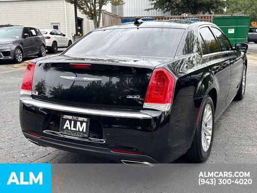 2021 Chrysler 300 Touring