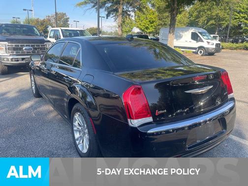 2021 Chrysler 300 Touring