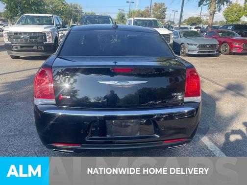 2021 Chrysler 300 Touring
