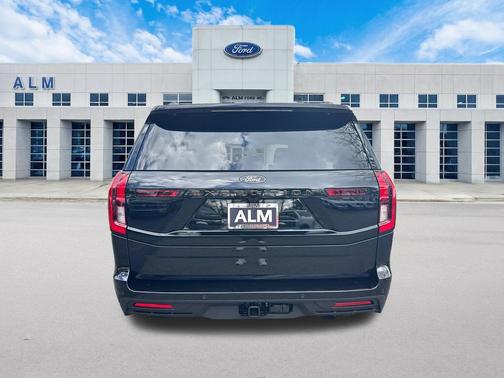 AGATE BLACK METALLIC 2026 Ford Expedition Tremor