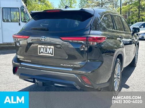 2022 Toyota Highlander Platinum