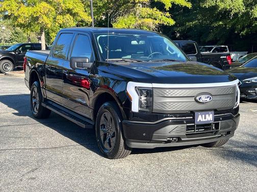 2025 Ford F-150 Lightning Flash