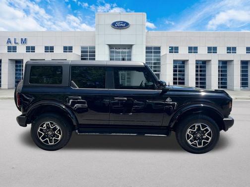 SHADOW BLACK 2026 Ford Bronco Outer Banks