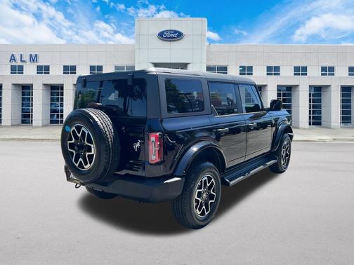 SHADOW BLACK 2026 Ford Bronco Outer Banks
