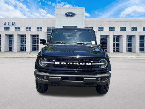 SHADOW BLACK 2026 Ford Bronco Outer Banks