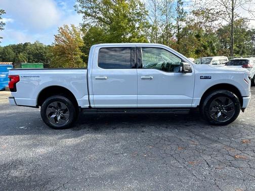 2025 Ford F-150 Lightning Flash