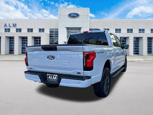 2025 Ford F-150 Lightning Flash