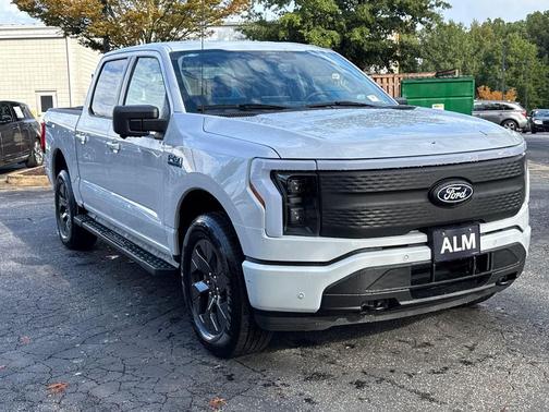 2025 Ford F-150 Lightning Flash