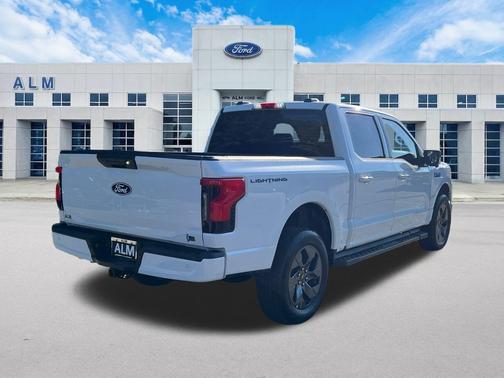 2025 Ford F-150 Lightning Flash