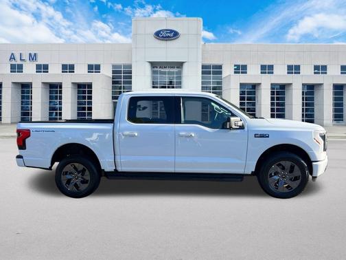 2025 Ford F-150 Lightning Flash