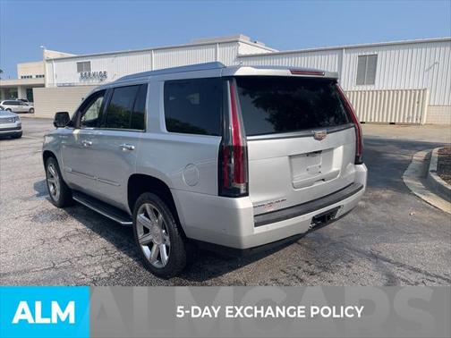 2017 Cadillac Escalade Luxury