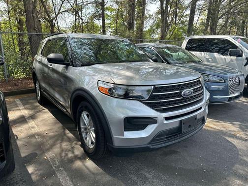 ICONIC SILVER METALLIC 2021 Ford Explorer XLT