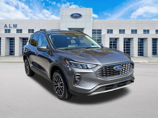 2026 Ford Escape PHEV SE