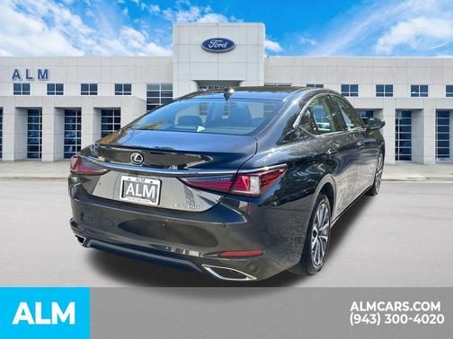 2023 Lexus ES 350 Base