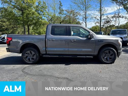 2025 Ford F-150 Lightning Flash