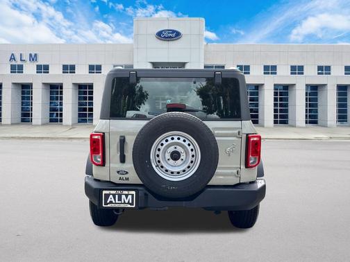 2025 Ford Bronco Base