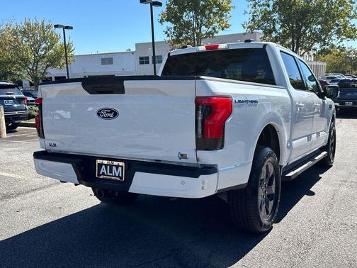 2025 Ford F-150 Lightning Flash