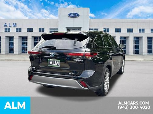 2024 Toyota Highlander Hybrid Limited