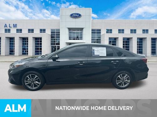Aurora Black 2024 Kia Forte LXS
