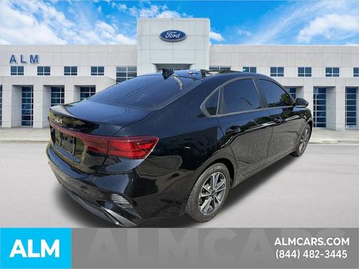 Aurora Black 2024 Kia Forte LXS