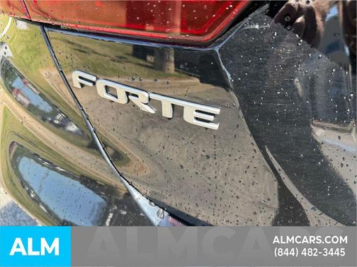 Aurora Black 2024 Kia Forte LXS