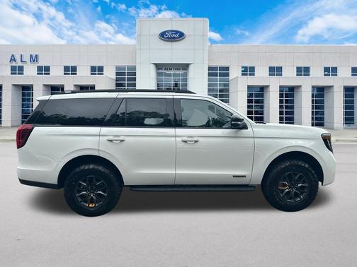 STAR WHITE MET TRI-COAT 2026 Ford Expedition Tremor