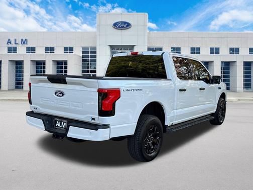 2025 Ford F-150 Lightning XLT