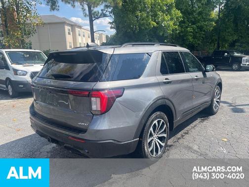 2025 Ford Explorer ST-Line
