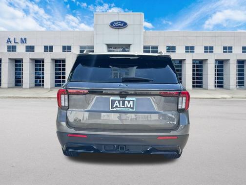 CARBONIZED GRAY METALLIC 2025 Ford Explorer ST-Line