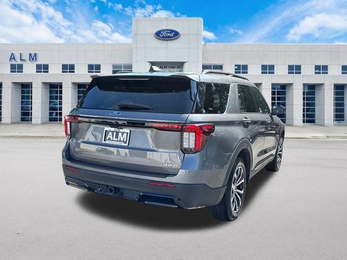 CARBONIZED GRAY METALLIC 2025 Ford Explorer ST-Line