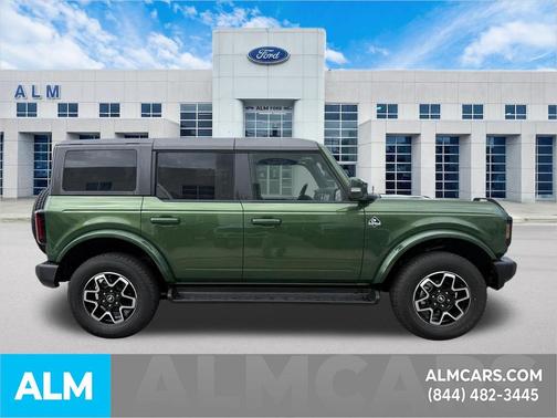 ERUPTION GREEN METALLIC 2025 Ford Bronco Outer Banks