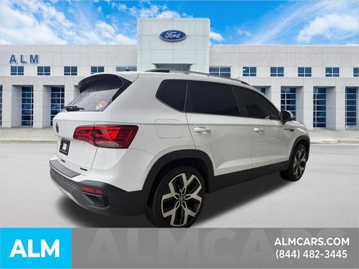 Pure White 2023 Volkswagen Taos 1.5T SEL