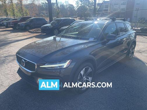 2024 Volvo V60 Cross Country B5 Plus