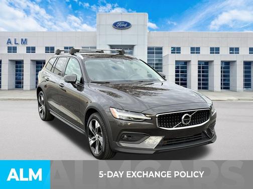 2024 Volvo V60 Cross Country B5 Plus
